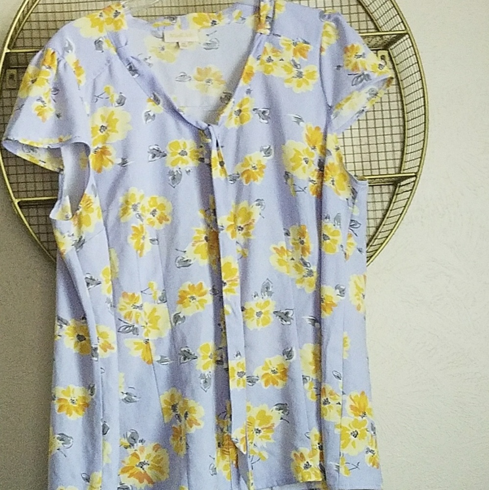 Floral modcloth top.